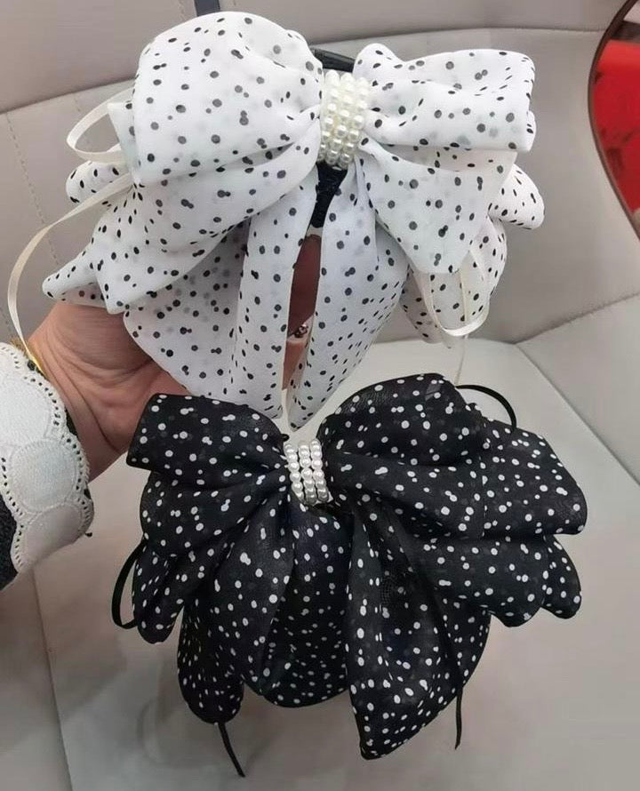 Polka Pearl Elegance Bow Hair Clip ā Black & White