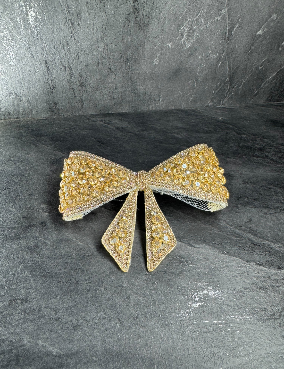 Golden Pearl Oversized Bow Hair Clip – Luxe Edition