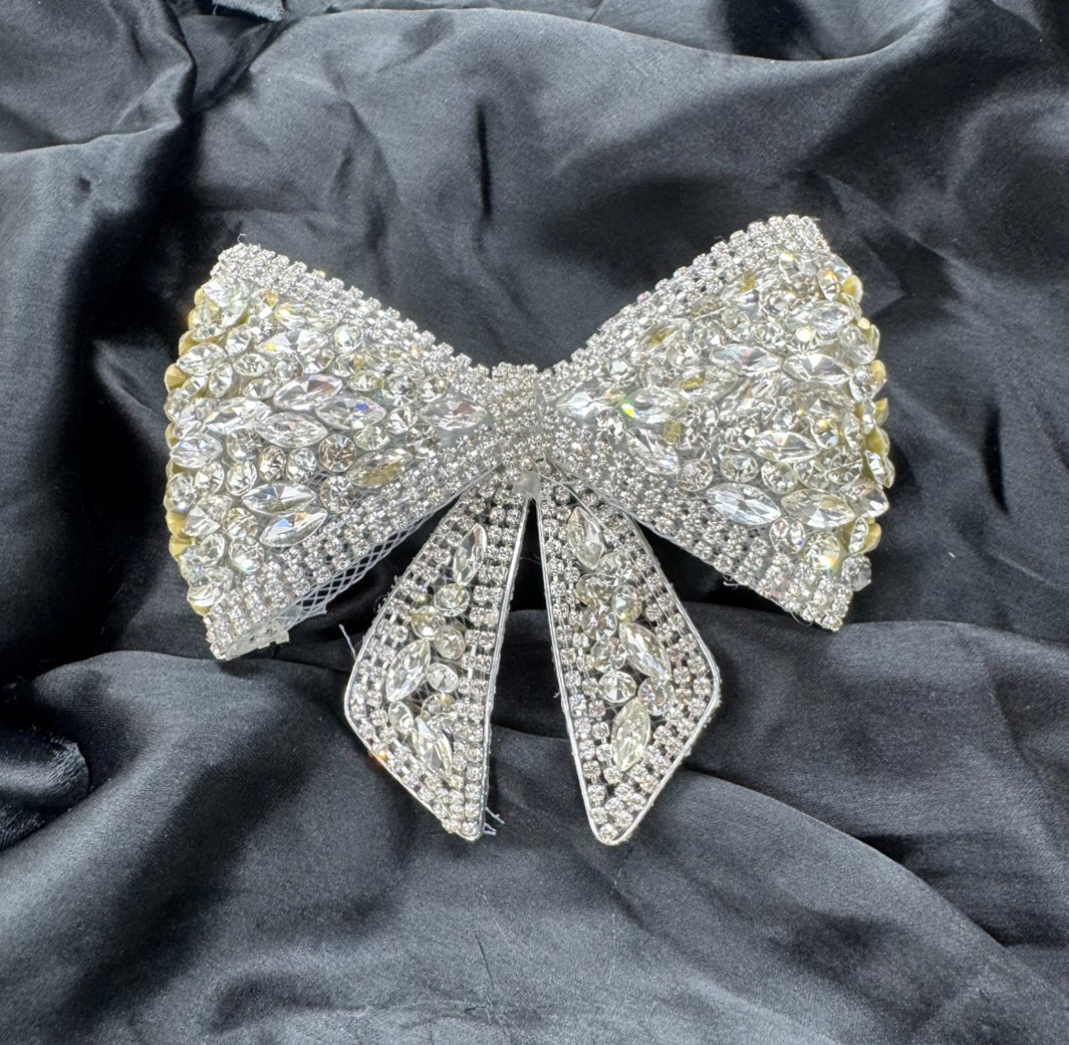 Luxury Crystal Embellished Bow Hair Clip – Statement Elegance