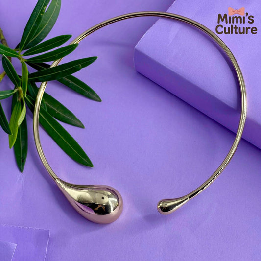 Mimi’s Golden Teardrop Collar